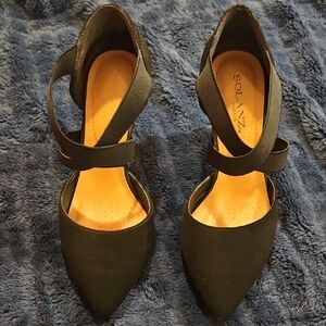 Solannz Black Pointed-Toe Ankle-Strap Heels